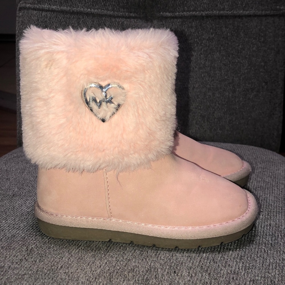 Toddler Girls Michael Kors Winter Fuzzy Boots!